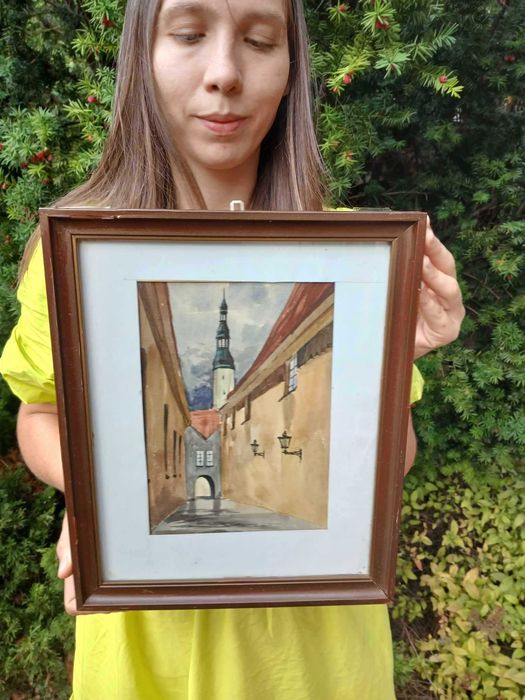 Obraz malowany AKWARELA "Piękny zaułek z wieżą kościelną"w ramie 27x33