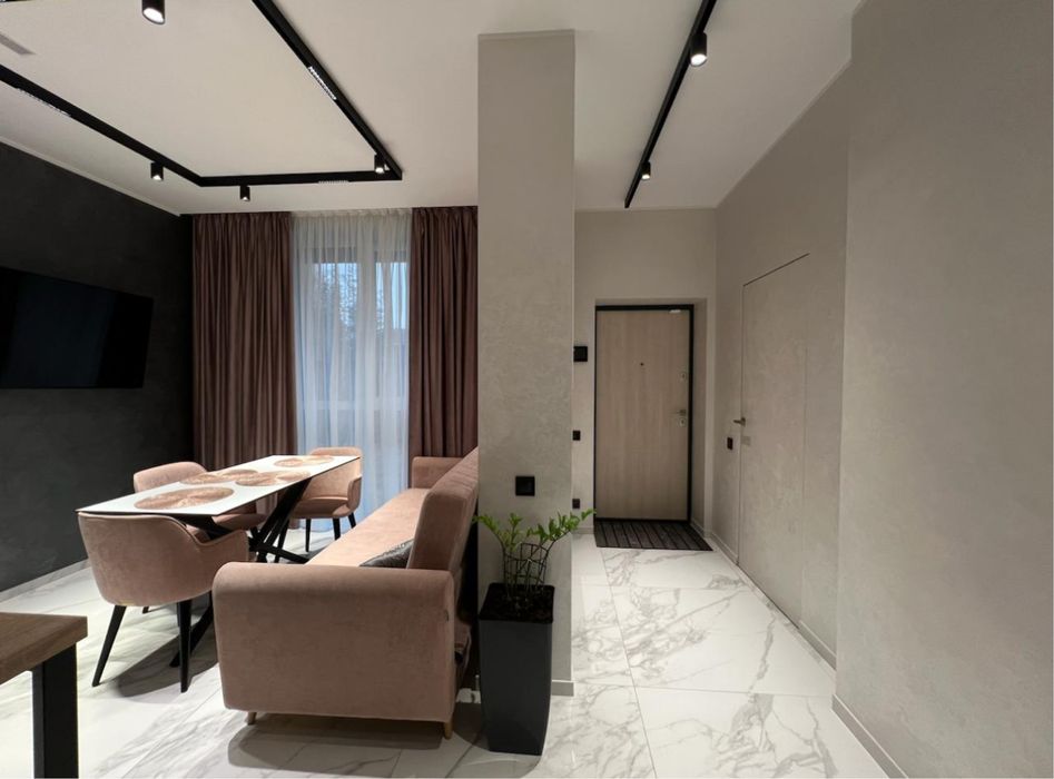 Котедж в районі 12 школи з євроремонтом!