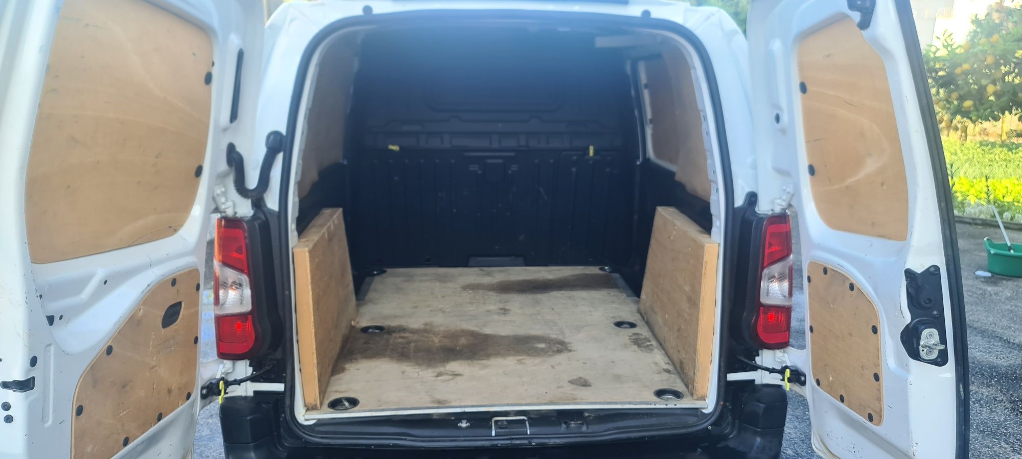 Berlingo 1.6 BlueHdi 100cv 3 lugares