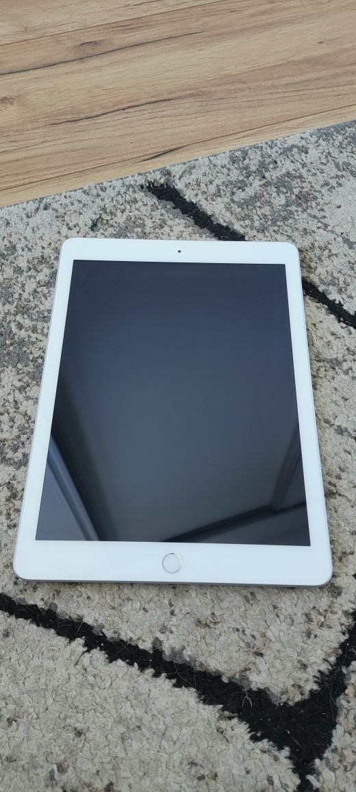 iPad 5 gen wifi 32 GB