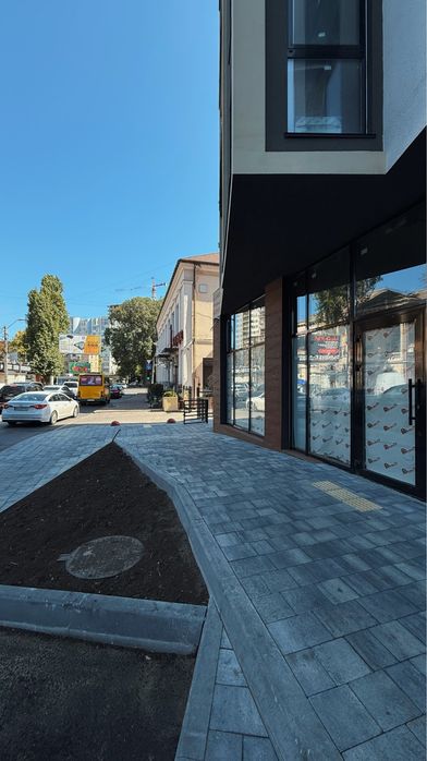 Аренда фасадного помещения с вытяжкой под ресторан