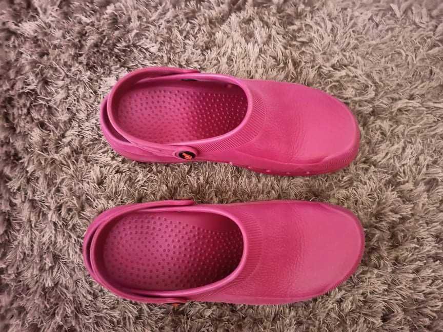 Crocs Bordo tamanho 40