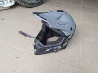 kask crossowy raven bardzo mało używany