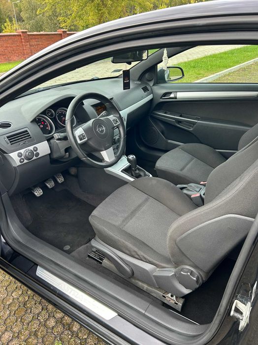 Opel Astra H GTC 1.9 CDTi