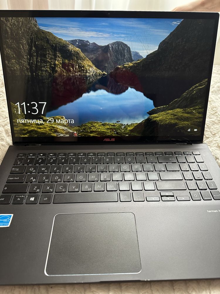 Asus Zenbook Flip UX562FA