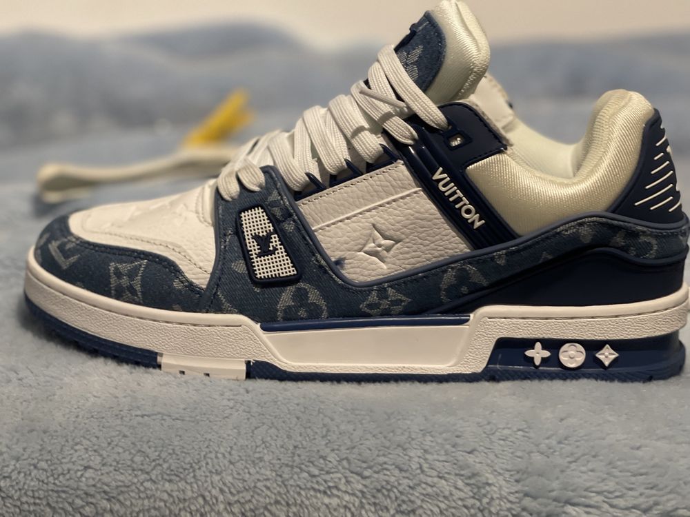 Louis Vuitton trainer LV