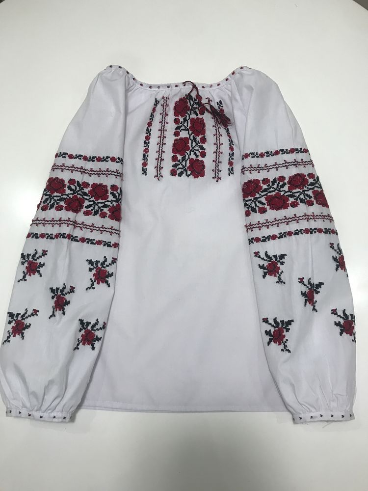 Вишиванка вишита блузка на дівчинку 6-7 років