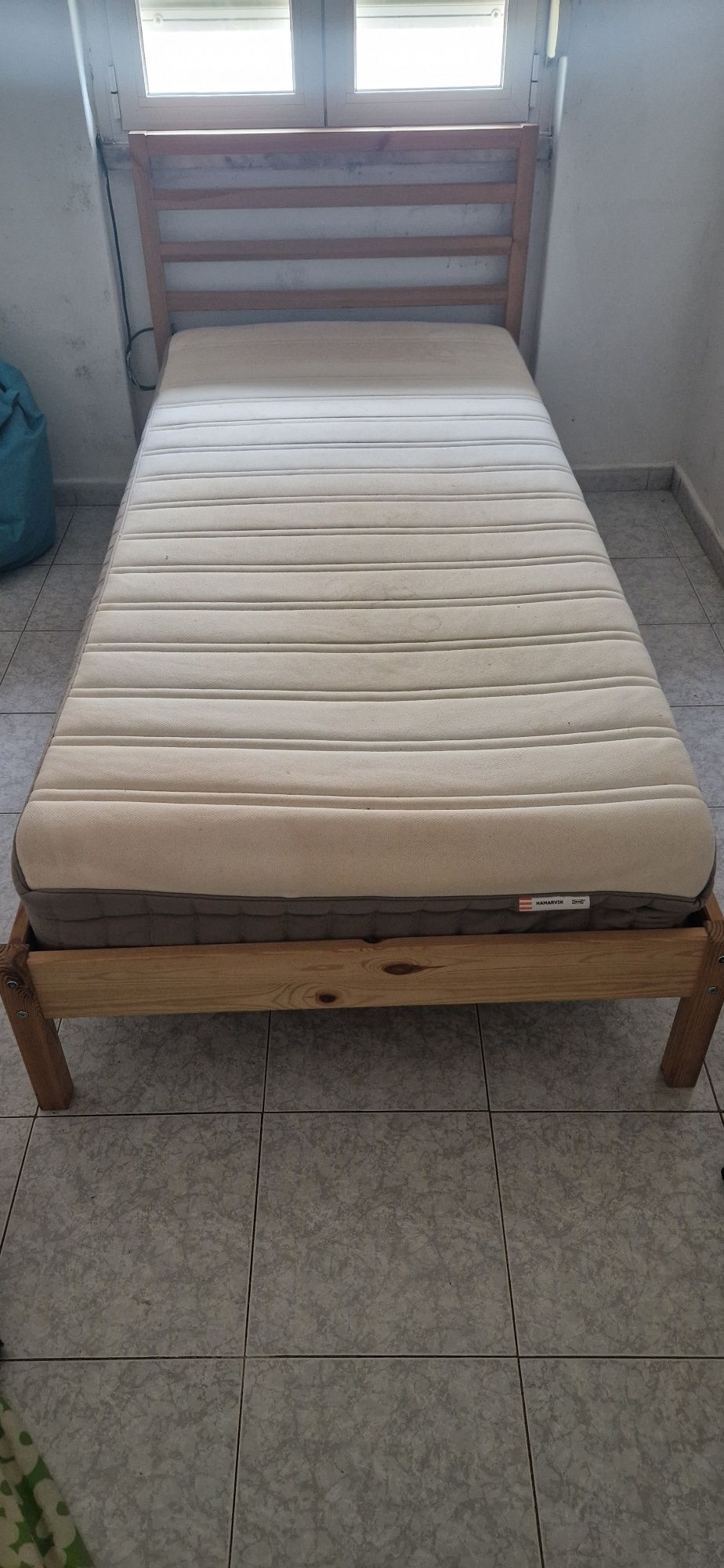 Cama de solteiro ikea +estrado + colchão