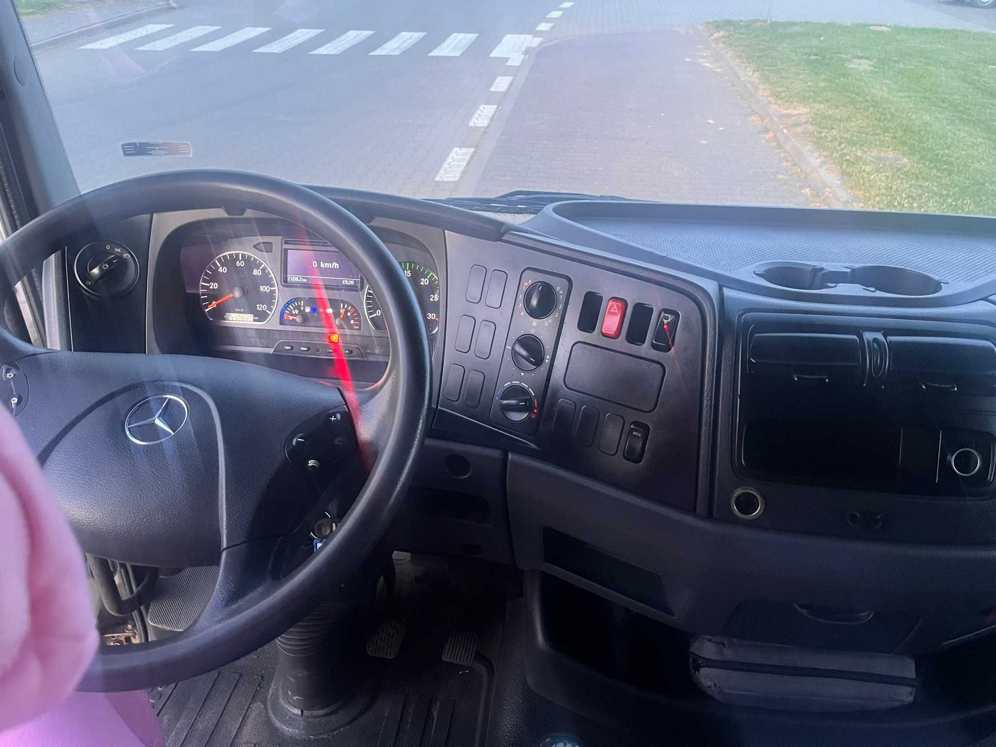 Mercedes Atego 818, winda/ 15 palet, NISKI PRZEBIEG.