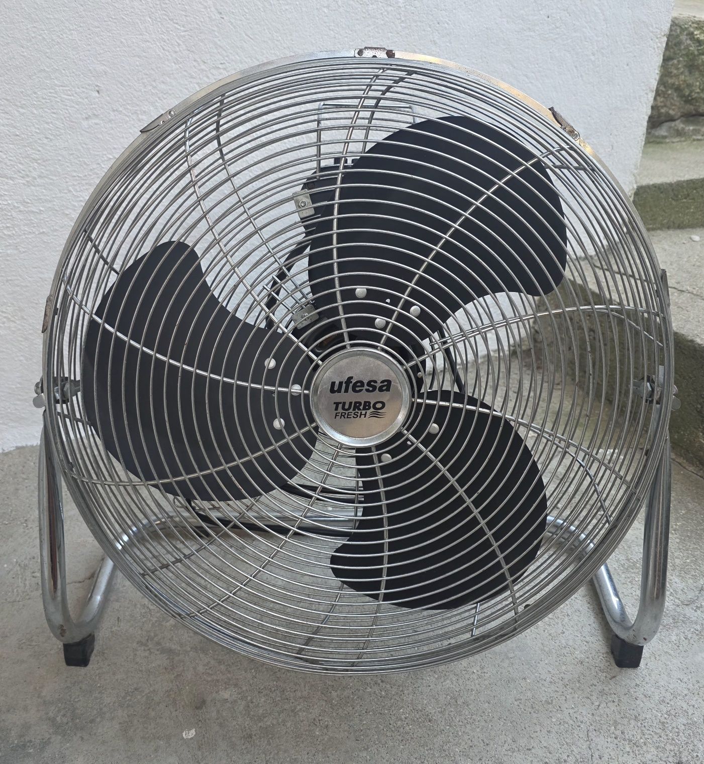 Ventoinha de chão  UFESA