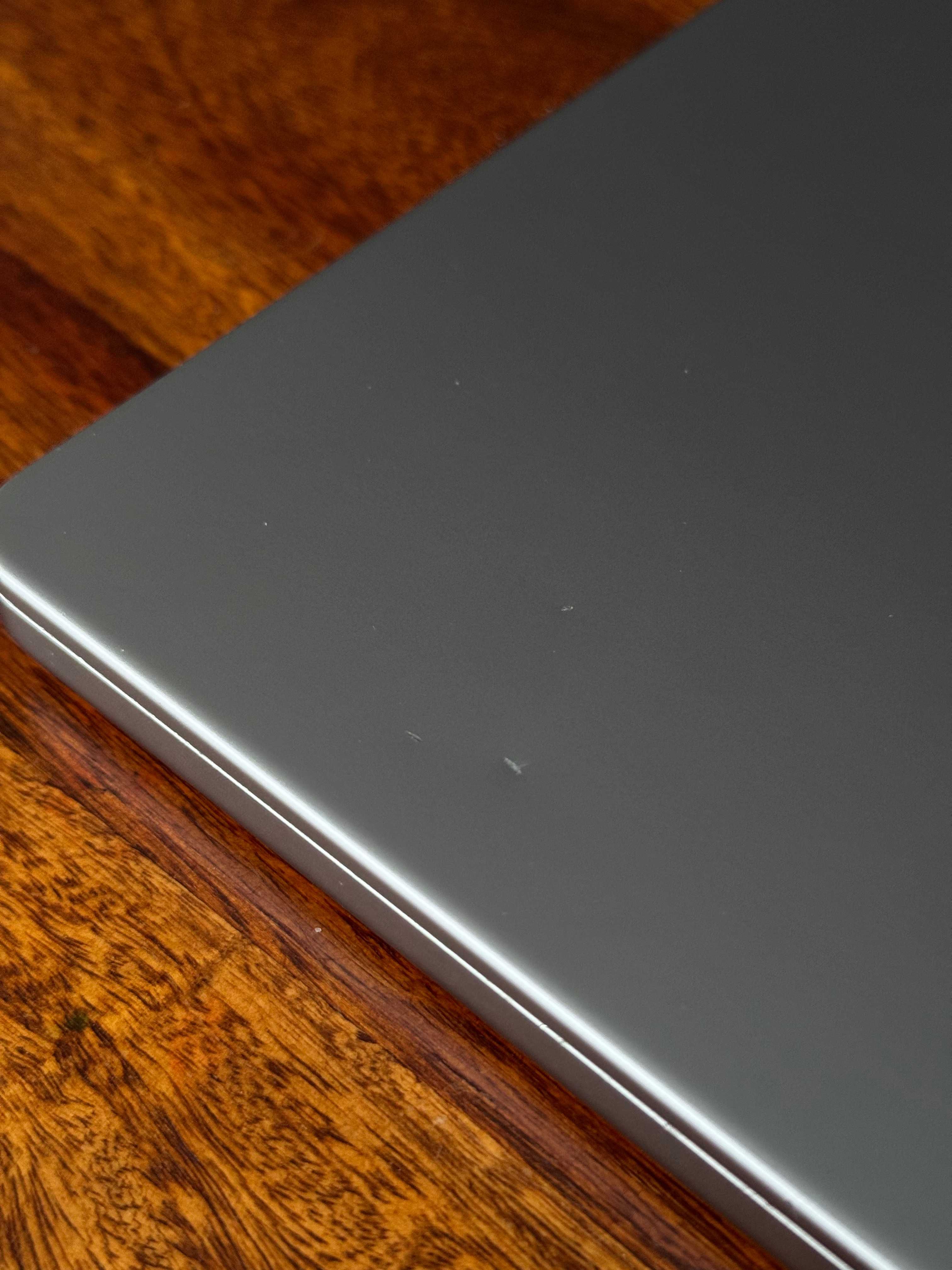 Macbook Pro 16 2021r. M1 PRO / 16GB / 512GB