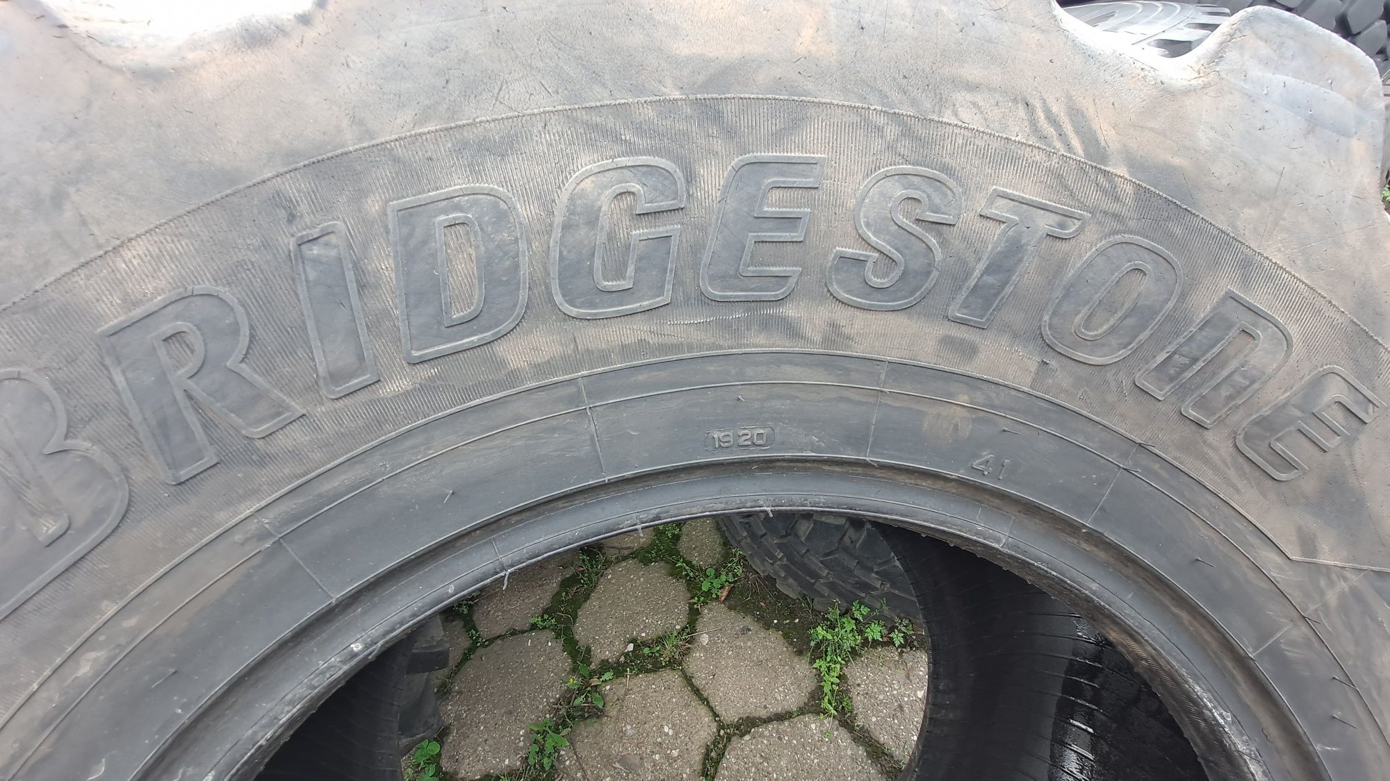 Bez napraw 540/65R24 Bridgestone