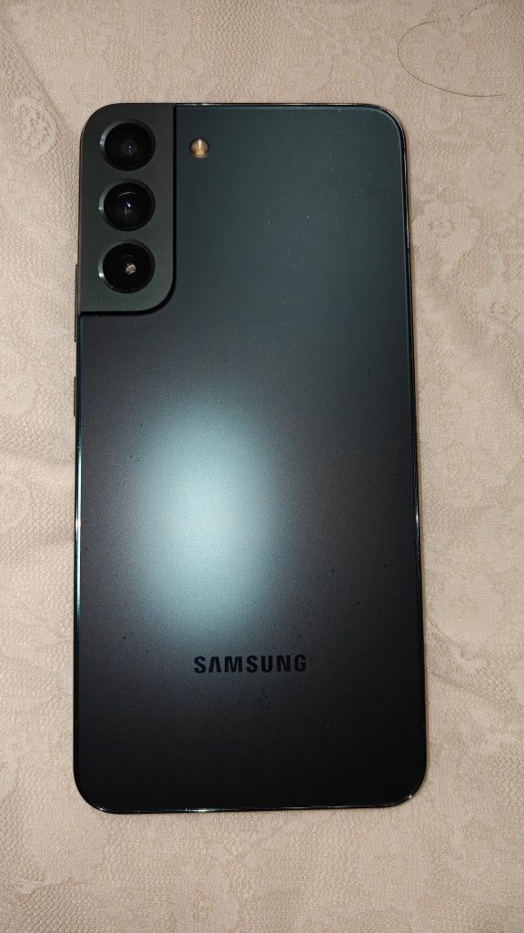 Samsung Galaxy S22 plus