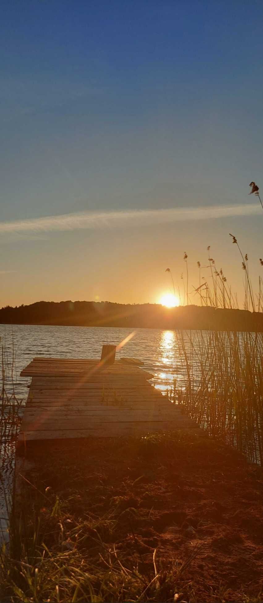 Noclegi nad jeziorem Narie. Pokoje. Prywatna plaża. 4 km od Kretowin