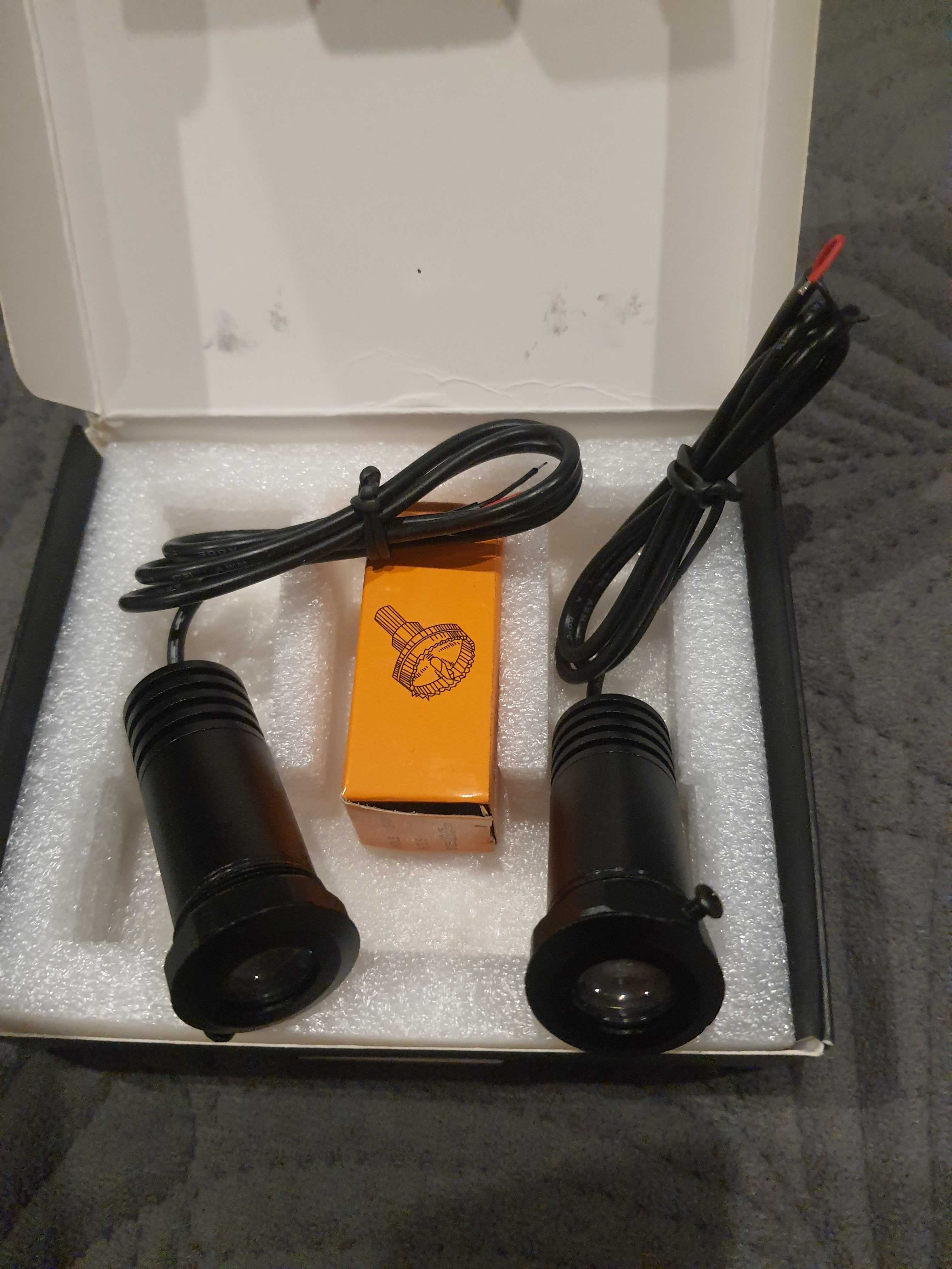 led   scion  drzwi