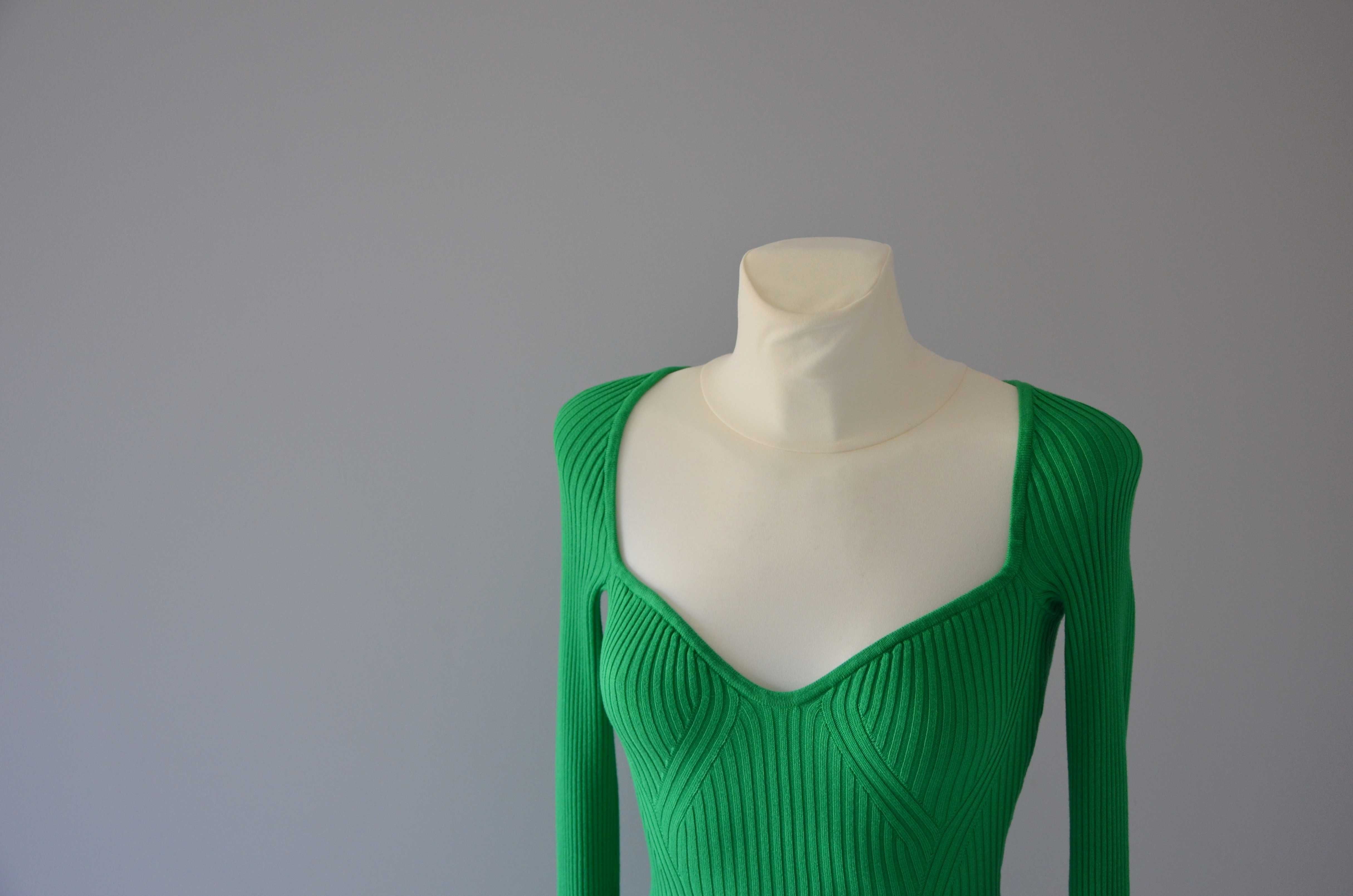 H&M zielona dzianinowa sukienka midi dekolt serce green 36 S