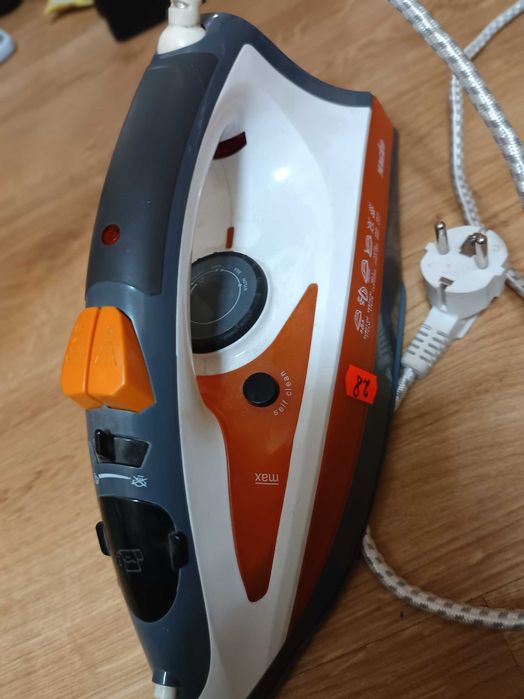 Продаю утюг " MAGIO MG-134 " 2-2,4квт