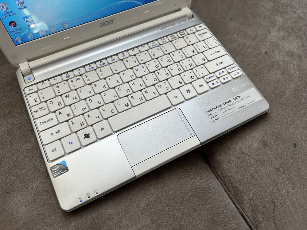 Продам нетбук Acer Aspire One D270 в ідеальному стані.