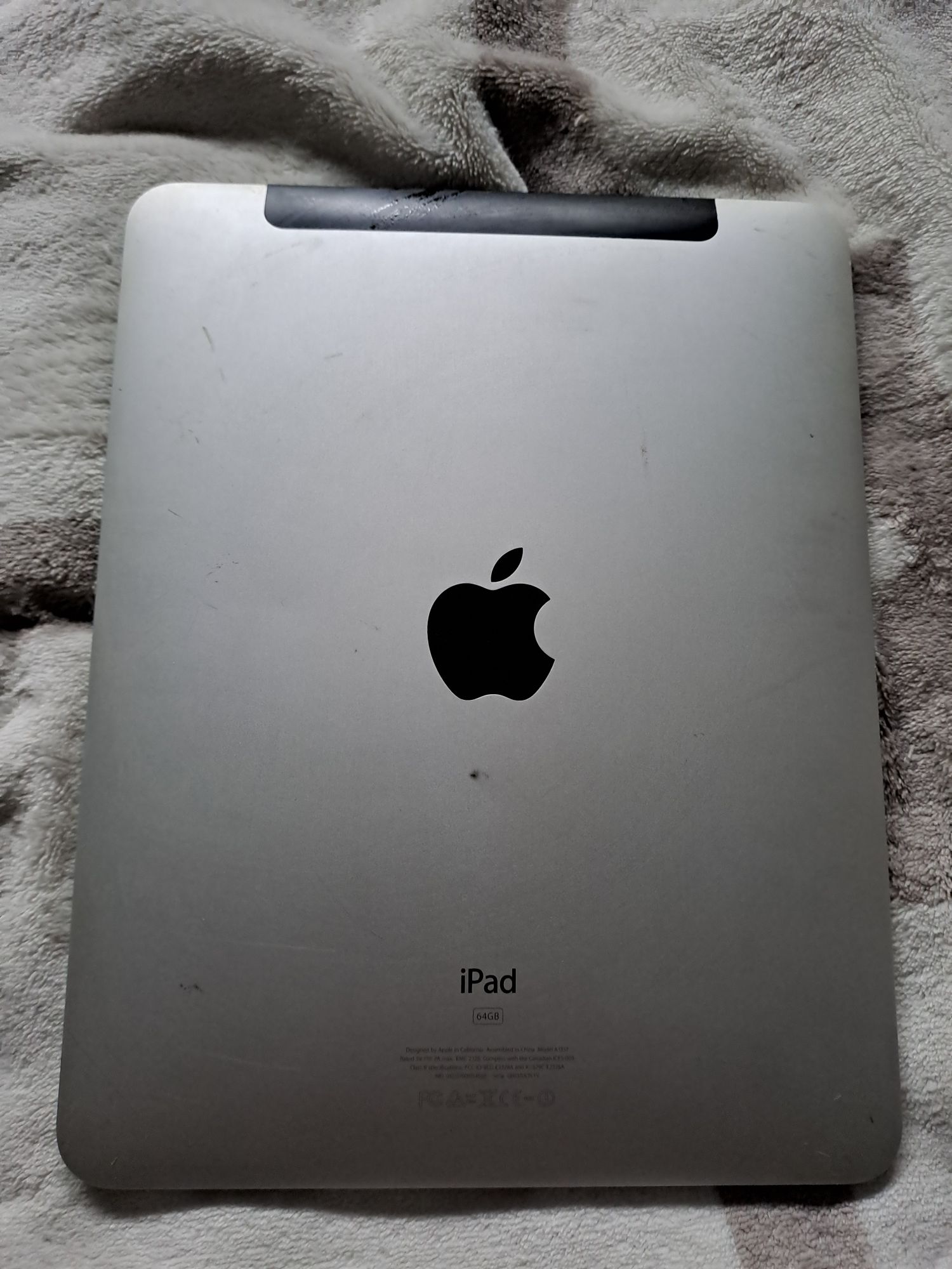 iPad  1 gen. 64GB    A 1337