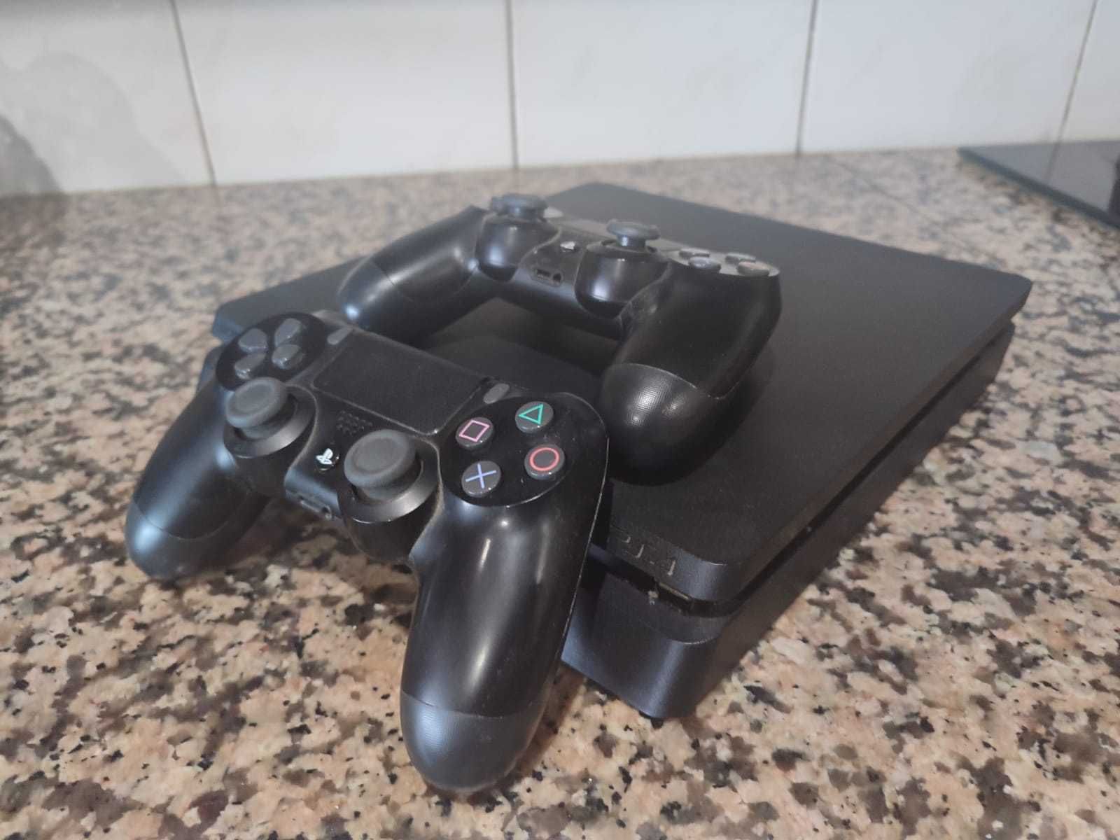 PS4 + 2 comandos + 6 jogos