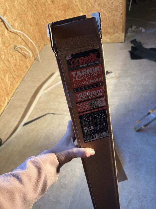 Paca i tarka do styropianu i kleju