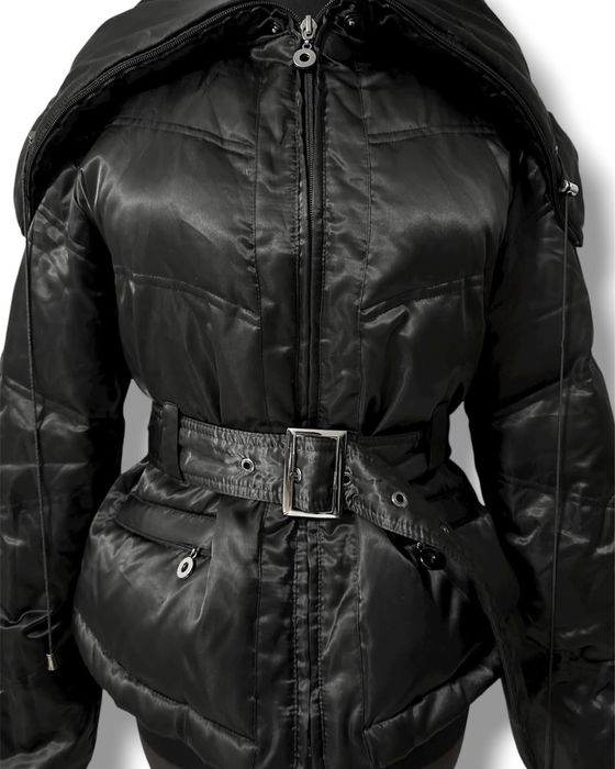 Чорна куртка з воротом