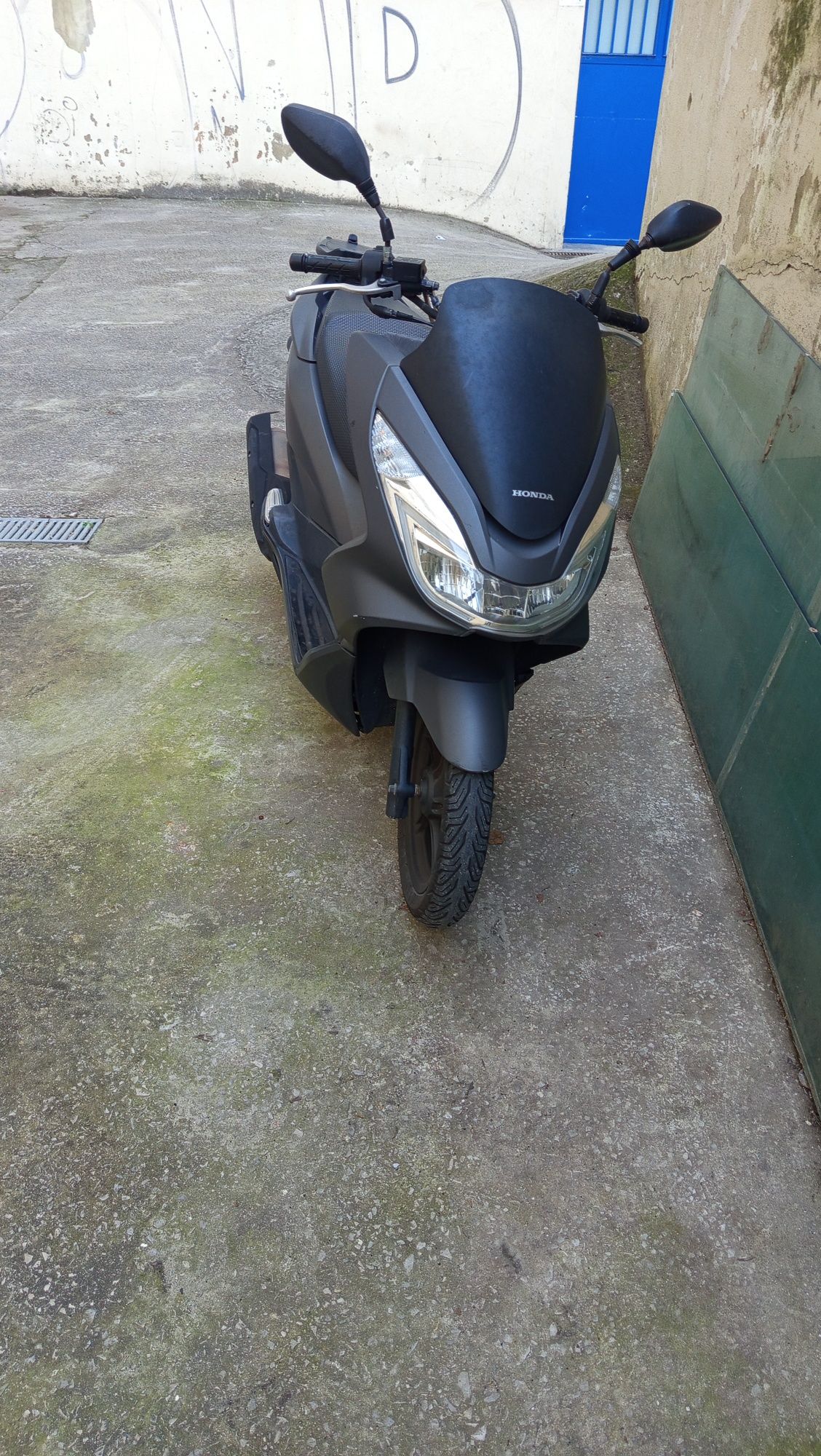 Honda PCX 2015 Cinzenta