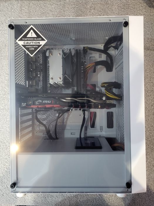 Komputer idealny do gier CS2 FIVEM FORTNITE