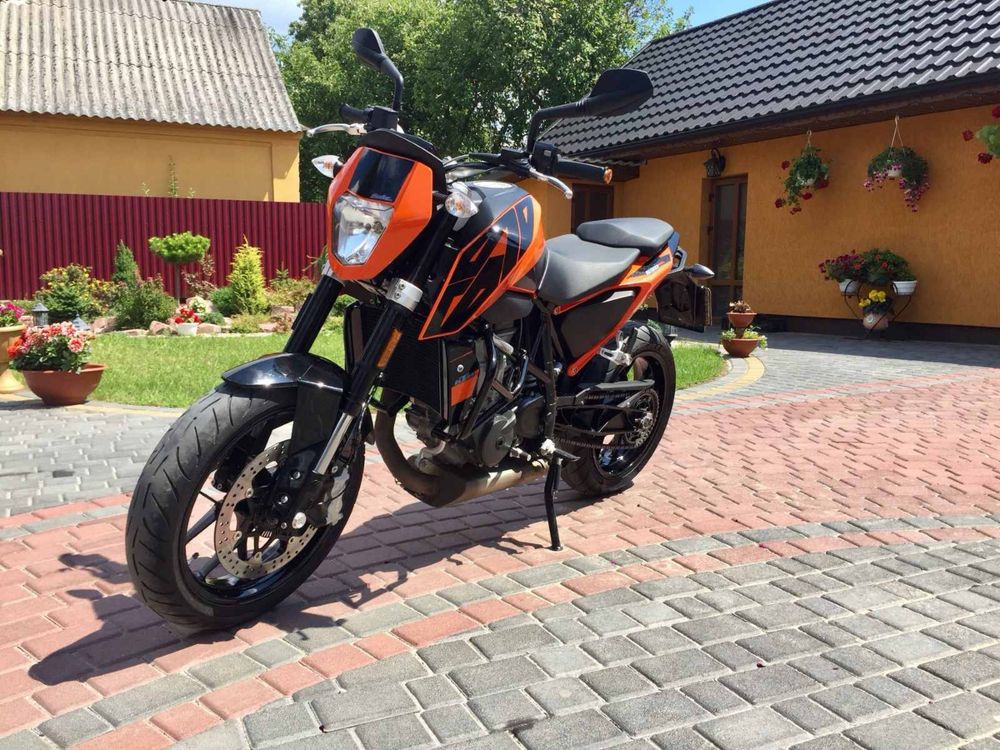 KTM super duke 690