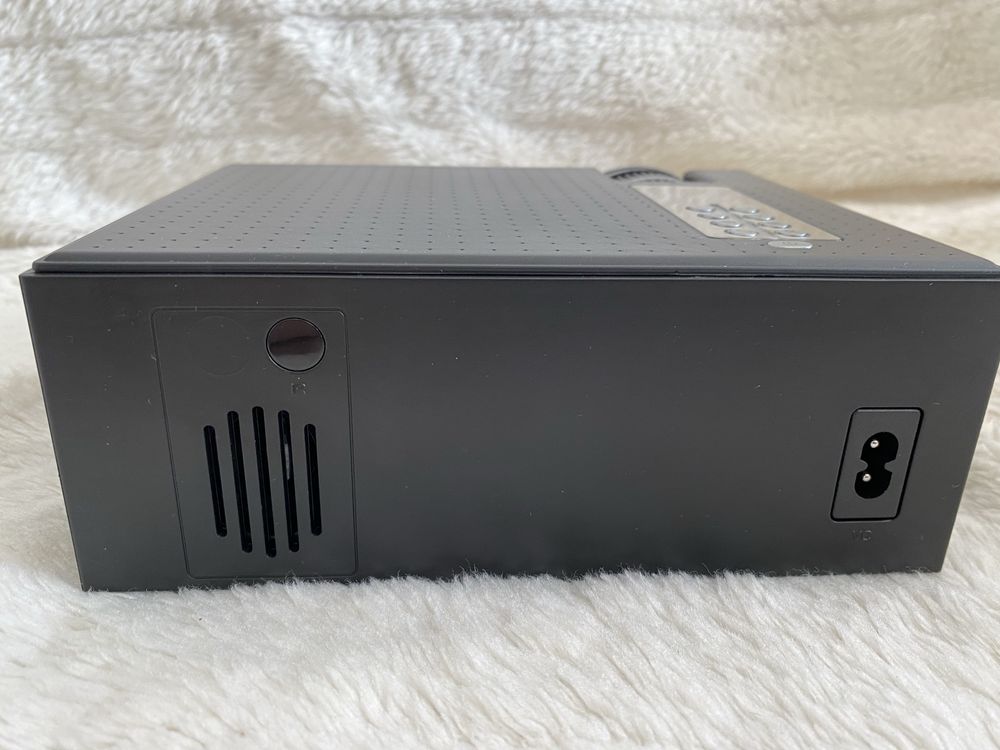 BlitzWolf video projector