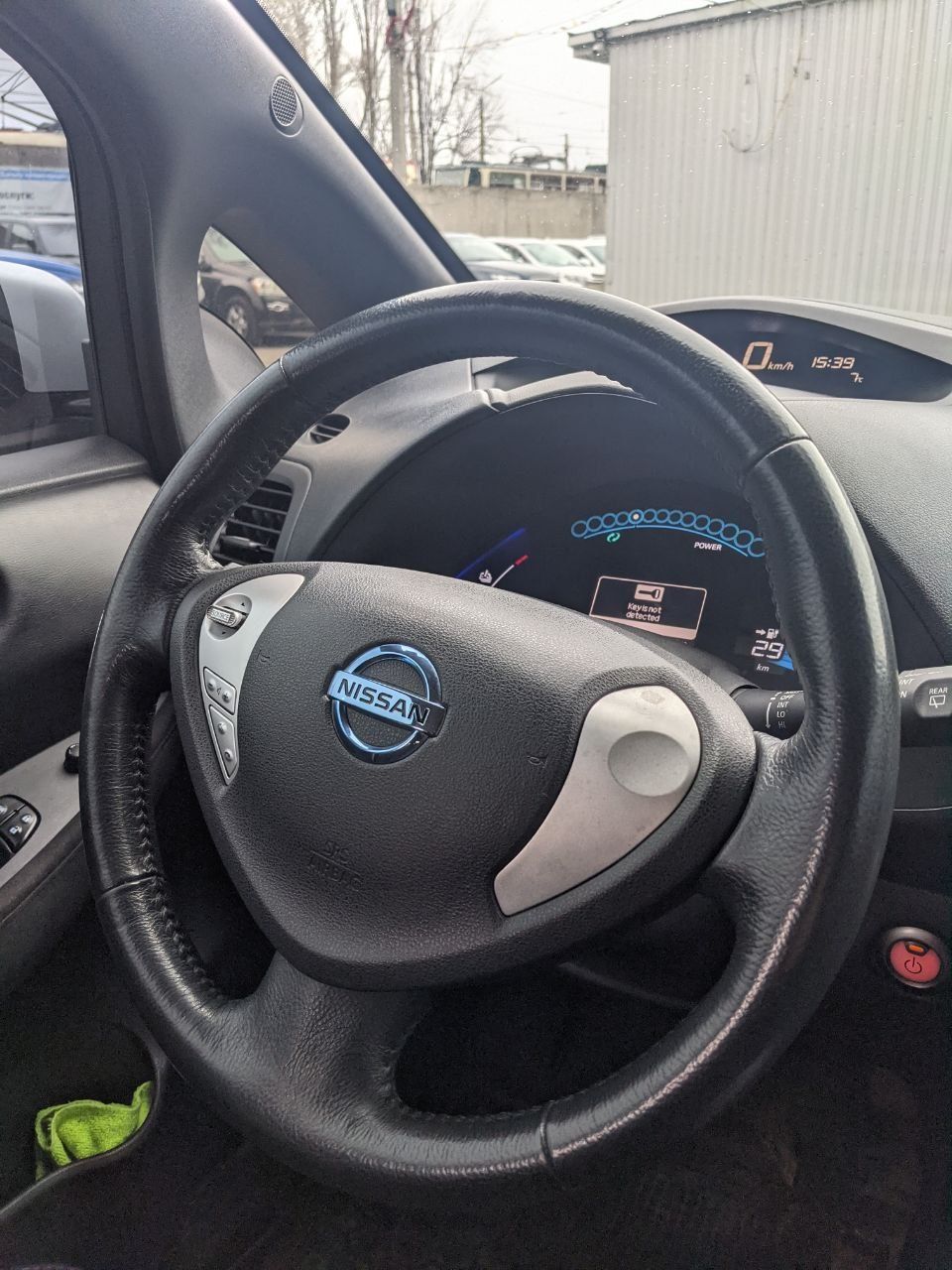 Продам Nissan Leaf