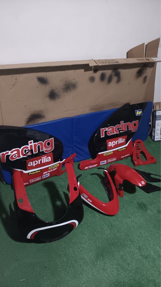 Carenagens aprilia rs 125 para restaurar.