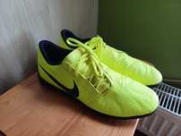 Buty sportowe NIKE halówki