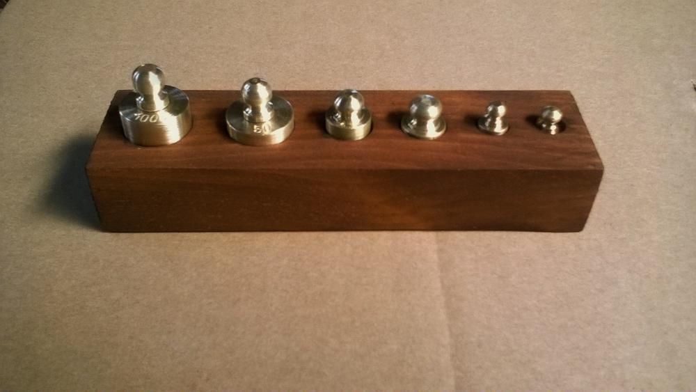 Pesos para balança em latão