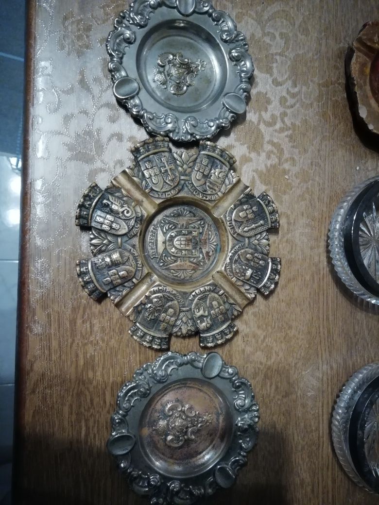 Colecção Antiga Cinzeiros 3 Cachimbos Mais 60 PEÇAS