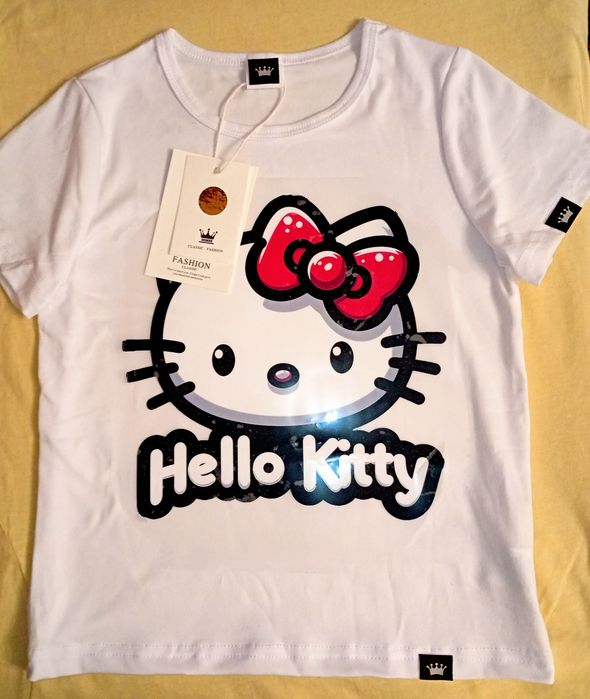 Koszula z grafiką transferową personalizowana Hello Kitty  marka Kingn