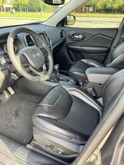 Jeep Cherokee Trailhawk 2021 року