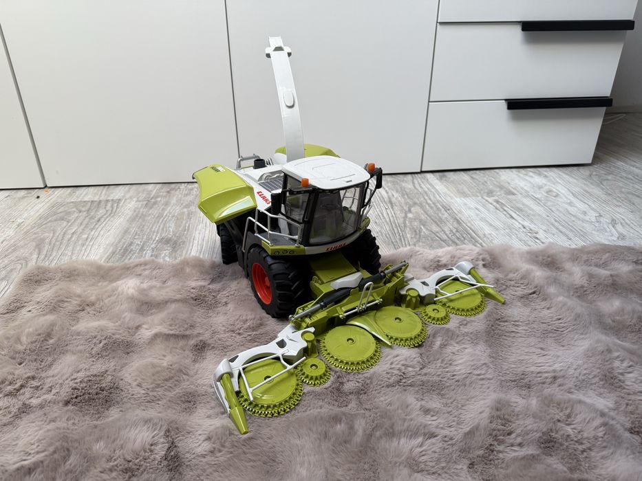 Zestaw Bruder - kombajn , traktor, beczka, prasa itd. + GRATIS