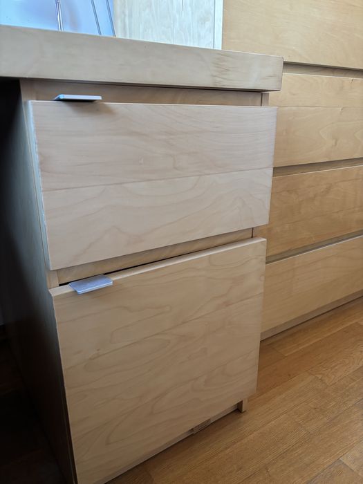 Zestaw mebli Ikea duża pakowna szafa, biurko, komoda, półka, regał