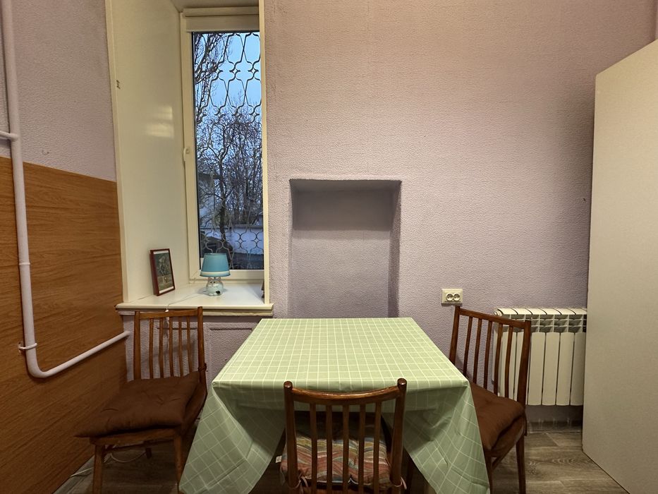 Стрілецька 6/7, метро Золоті ворота. Центр, 1к кв.