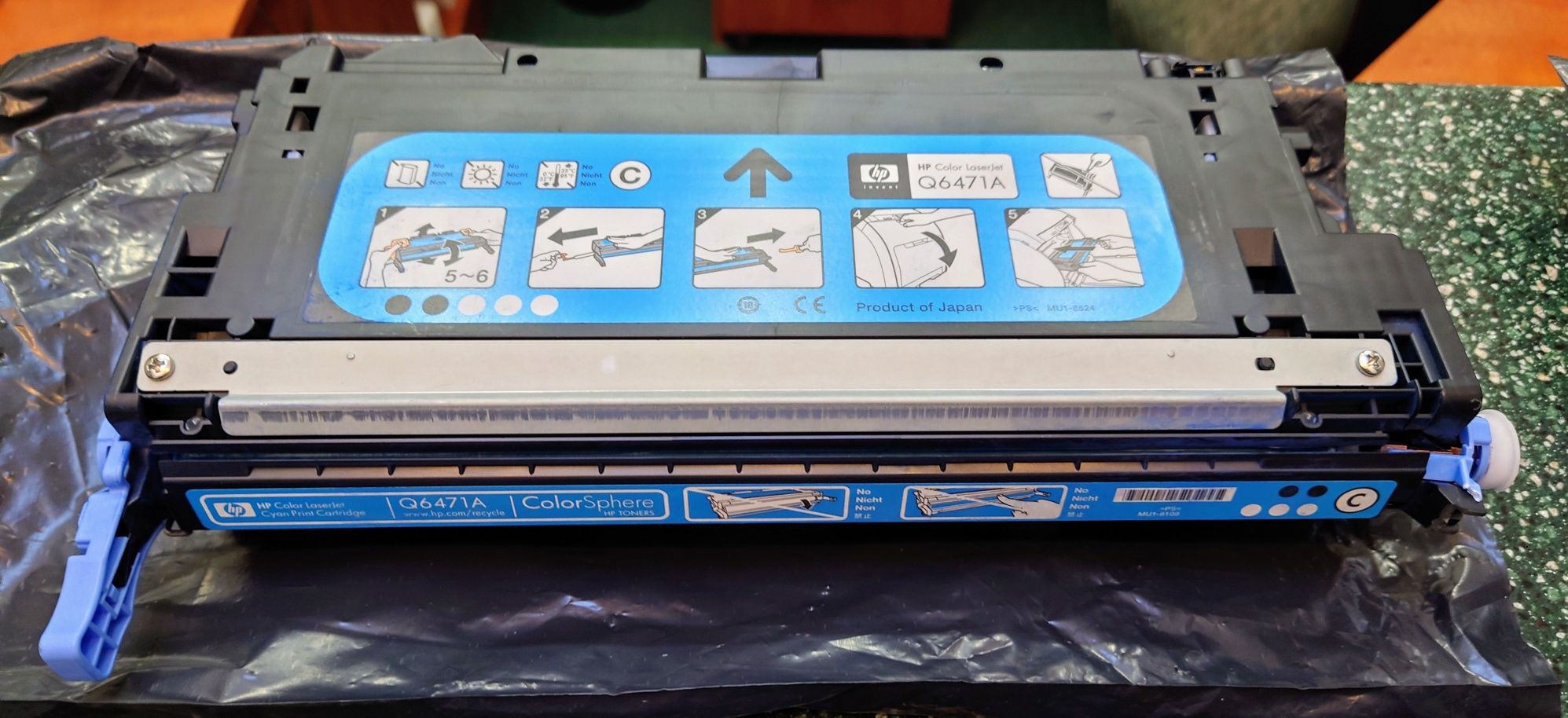 Картриджи HP Q6470A та Q6471A