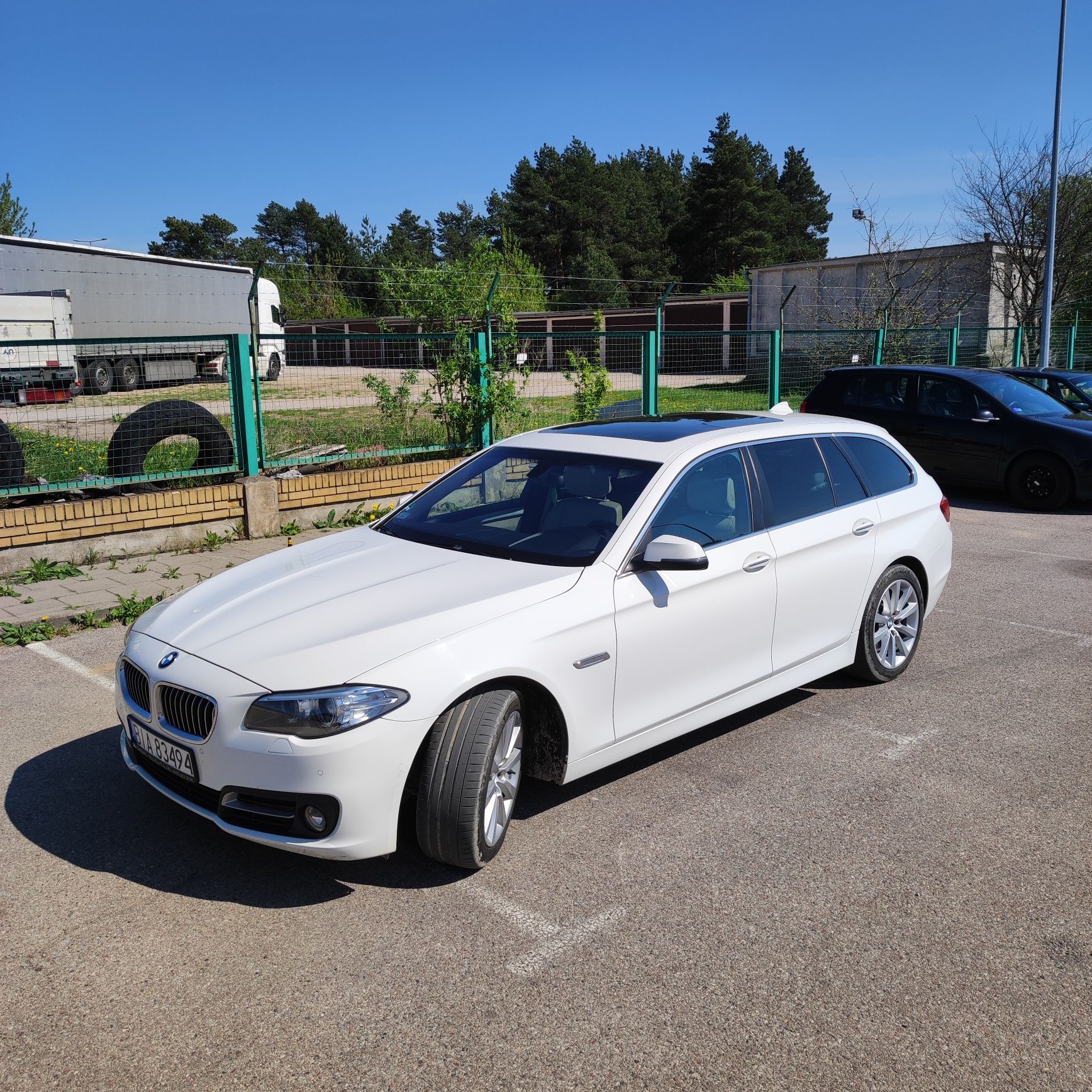 BMW f11 530d xdrive m pakiet środek zadbana