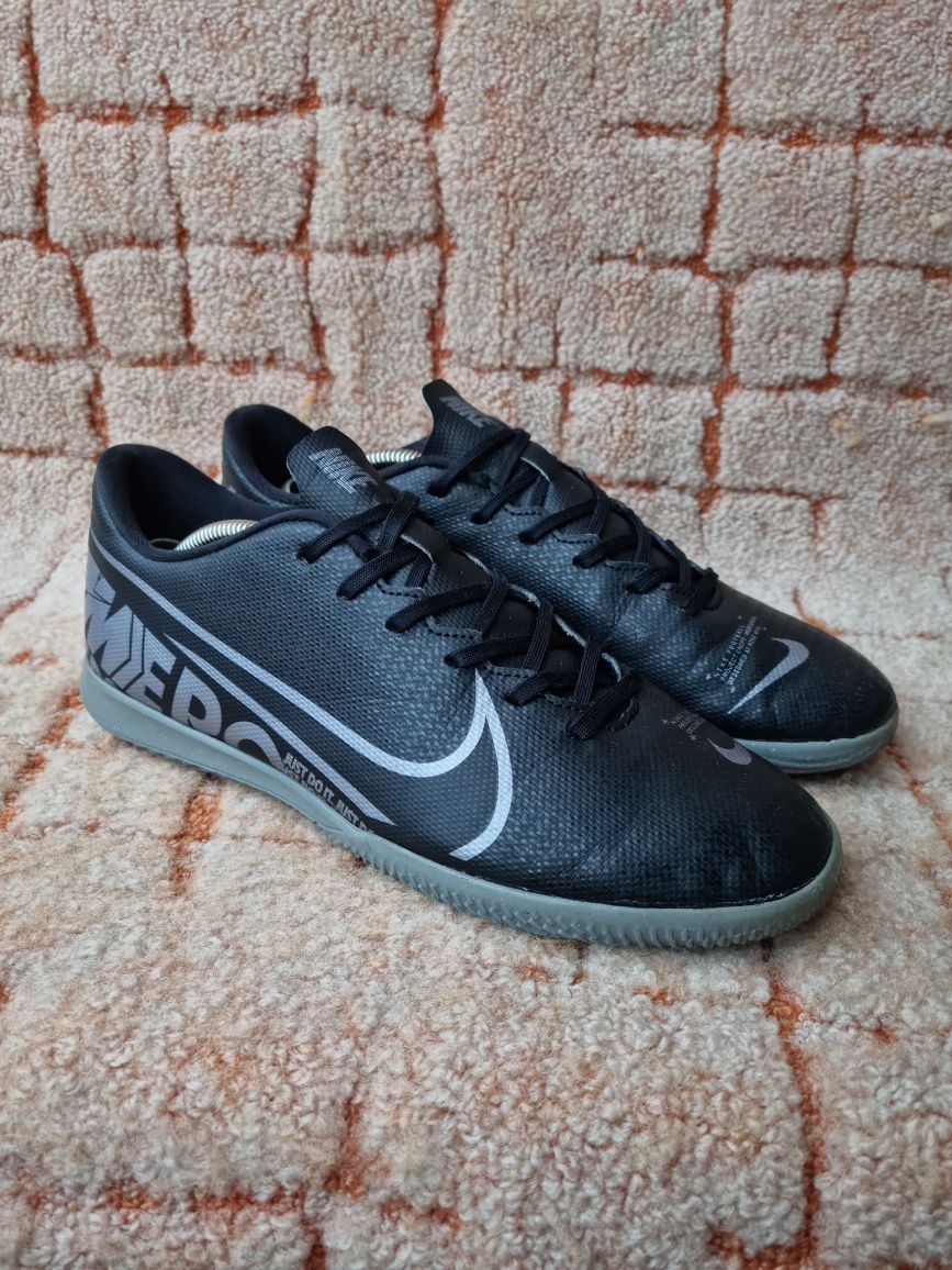 Футзалки бутсы Nike