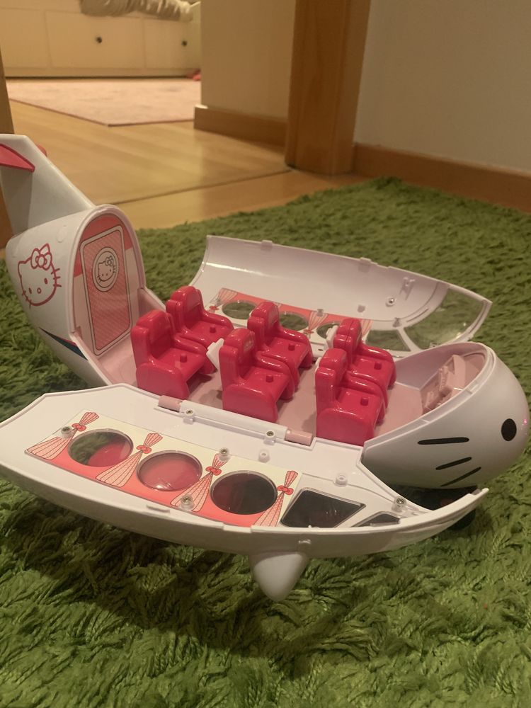 Avião da Hello Kitty para pinipons