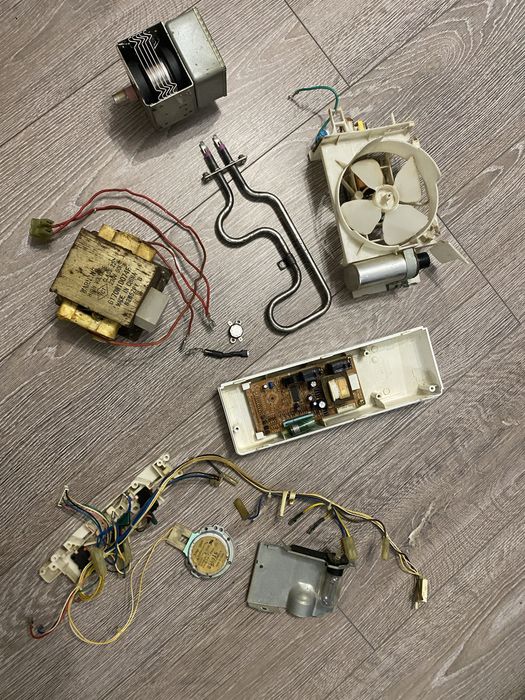 Деталі від мікрохвильової пічі LG MB-4042G (електроніка)