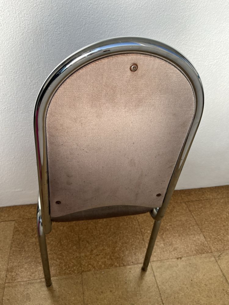 Cadeira metálica