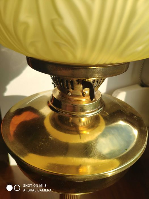 Ogromna wiktoriańska mosiężna lampa naftowa