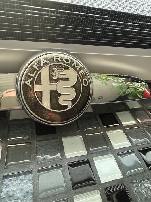 Grill Emblemat Motylek Alfa Romeo 159 Oryginal
