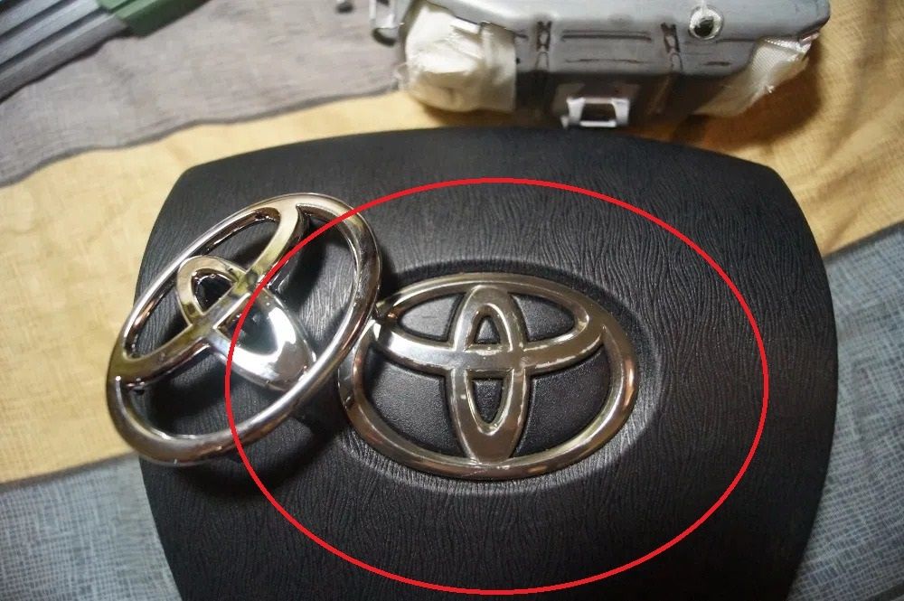 Эмблема значок Lexus Toyota Camry 50,55,70,RAV4,Хайлендер,L C 150,200