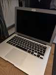 Laptop MacBook Air 13’ + kabel i opakowanie